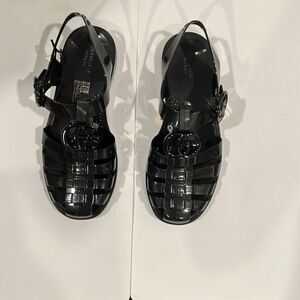 Brand new Gucci rubber sandals with box
